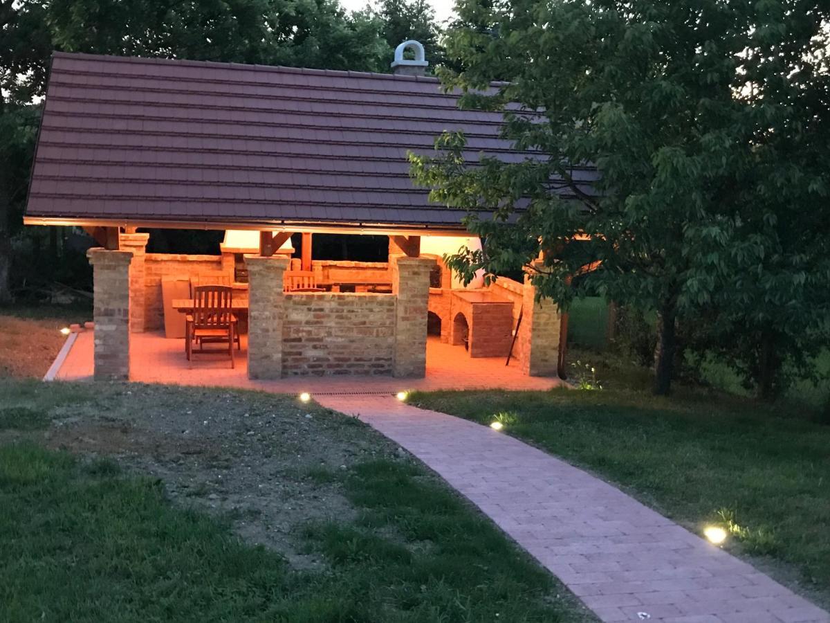 Vadszolos Porta Ispánk Exterior foto