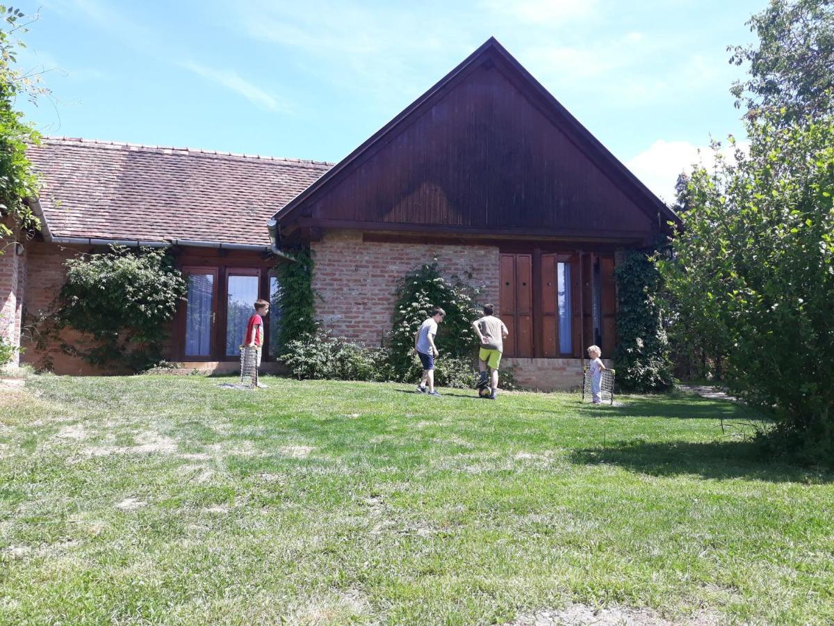 Vadszolos Porta Ispánk Exterior foto